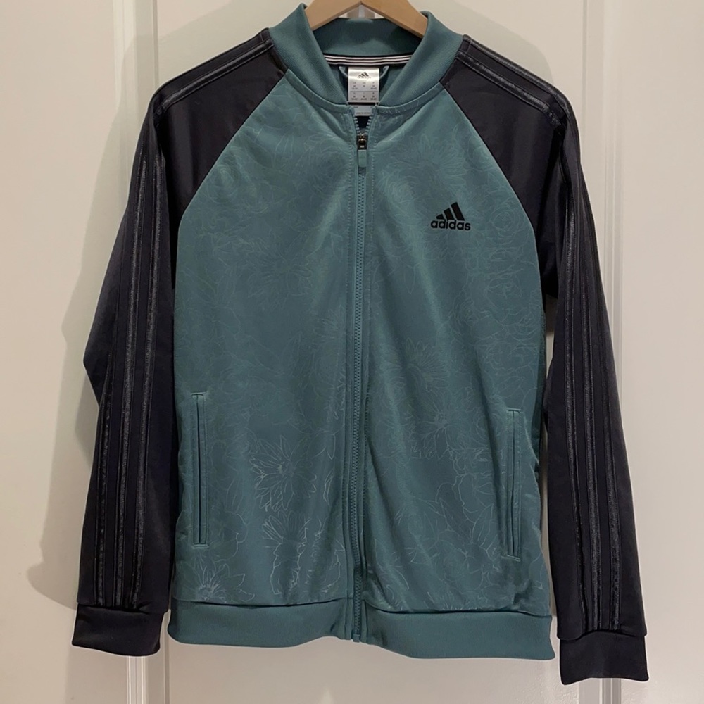 Addidas Women’s Athletic Jacket Medium